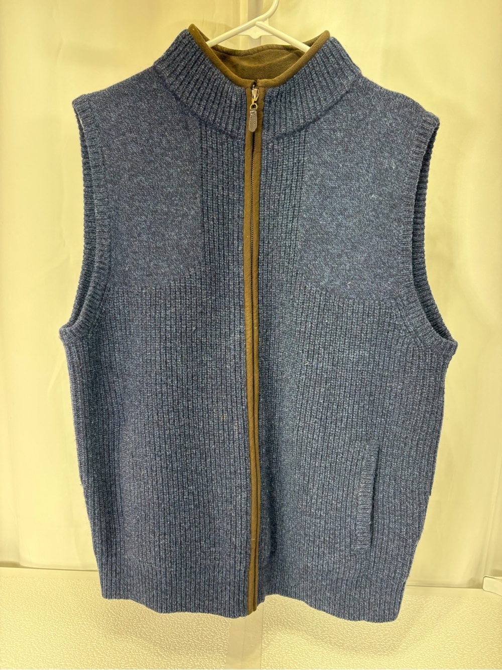 L.L. Bean Men’s Blue Zip-Up Knit Vest with Brown Trim 100% Wool 4194